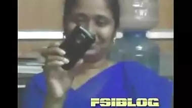 Tamil office aunty in blue sharee