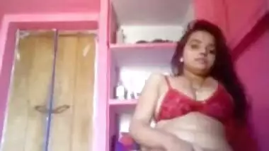 Desi college teen rubbing pussy naked video