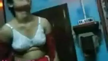 Sexy Telugu Maid’s Amazing Blowjob