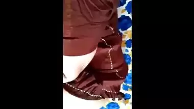 Dirty hindi takllking on phone while fucking