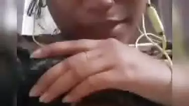 Desi girl round boob exposed on camera