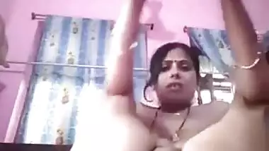 Today Exclusive- Sexy Priya Bhabhi Showing Her Boobs And Pussy On Video Call