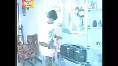 South Indian sexy bhabhi caught by maid during bath