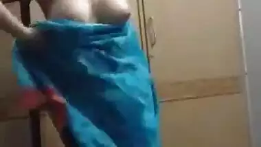 Big boobs Gurgaon cousin sister real xxx mms of changing cloths