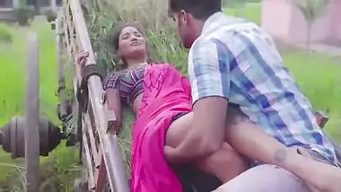 Beautiful and rich village Bhabhi sex with own servitor for money