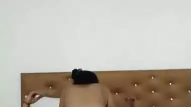 Desi Fat Ass Bhabhi riding of Boyfriend cock in hotel