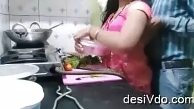 Kaamwali Bhabhi in Kitchen Fucked by Owner Hard