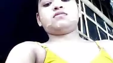 Cute Desi Village girl Showing her Boobs and Pussy