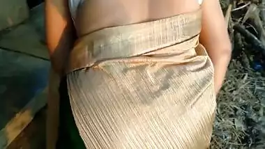 Big Boobs Bhabhi Outdoor Risky Public Show Big Ass or Wet Pussy