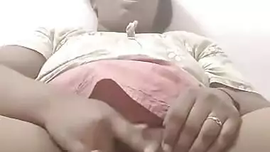 Mature bhabhi fingering 2 clips part 2