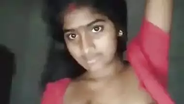 Sexy Indian teen housewife revealing her nude body parts