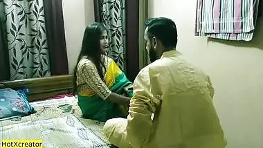 Desi property agent likes Bengali wife paying rent with her XXX cunt