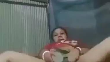 Bengali boudi sex masturbation using water bottle