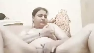 Today Exclusive- Sexy Paki Girl Masturbating