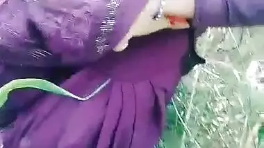 Desi village girl romance with bf outdoor