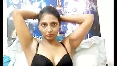 Indian mms of mature bhabhi exposed her nude figure on request