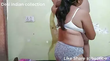 Sexy Bhabhi ne devar ka lund pakad kr khoob choosa