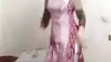 Muslim girl dancing non nude