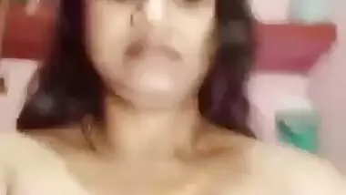 Beautiful bhabhi making video for lover