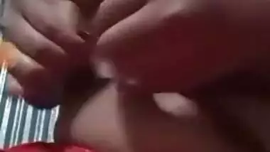 Today Exclusive- Desi Village Girl Showing Her Boobs And Pussy On Video Call