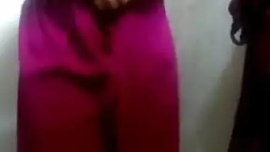 Sexy Desi Girl Shows her Boobs and Pussy