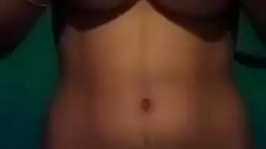 Today Exclusive- Desi Girl Showing Her Boobs And Pussy