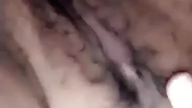 Extremely Sexy Paki Babe Fingering & Moaning