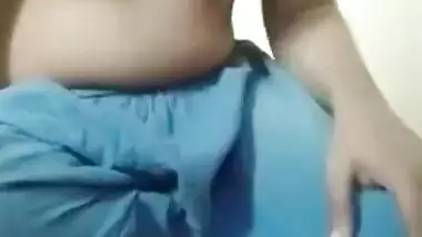 Today Exclusive- Desi Girl Record Her Nude Video For Lover