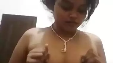 Desi hot fgr bhabi fing her pussy