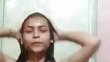 Cute Bd Girl Bathing