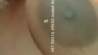 Tamil Bhabi Showing Her Boobs in what’s app Video call