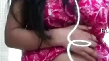 Dazzling Desi mom knows clients love hairy pussy so she shows her one