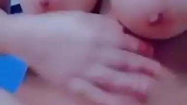 Cute Paki Girl Shows Her Boobs And Pussy Fingering