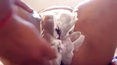 Shaving an Indian Pregnany Pussy