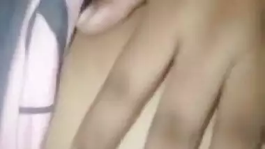 Today Exclusive-horny Desi Girl Showing Her Boobs And Pussy Part 1