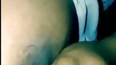 Desi girl fingering pussy