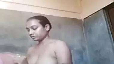 Sexy Boudi Bathing New Mms