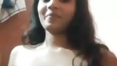 Man asked Desi girlfriend to expose small boobs in leaked XXX video