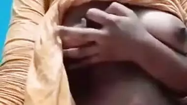 Naughty Desi XXX girl showing her big round boobs on cam