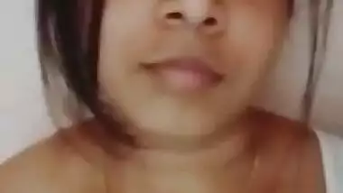 Nude selfie tease video of Indian college girl