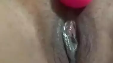 Tamil girl playing with wet cunt
