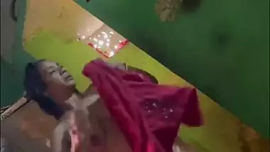 Mature mom after bath naked show before dressing
