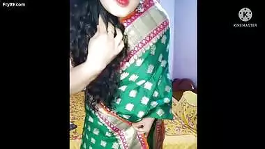 Marathi Vaini – Sex chat with boyfriend and showing boobs and undergarments
