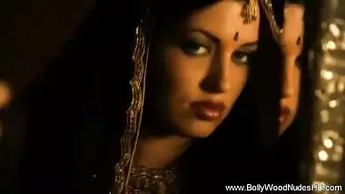 Indian Sultry Exotic Temptress Making Sense