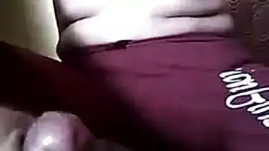 Hawt Desi wife gives handjob clip scandal