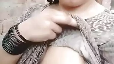 Beautiful Pakistani Pathan girl showing boobs