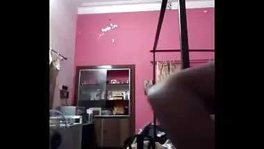 Indian BBW brags about huge Desi XXX melons in front of webcam