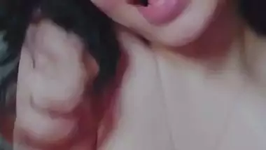 Chubby bhabhi showing big boobs viral MMS