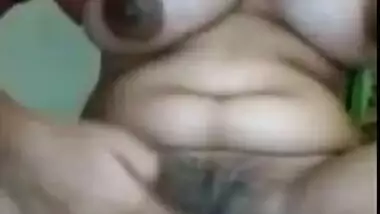 Big boobs bhabi masturbating