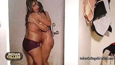 Desi Lesbian Girls In Shower - Tamil College...
